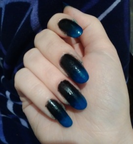 dark blue nails golden rose black