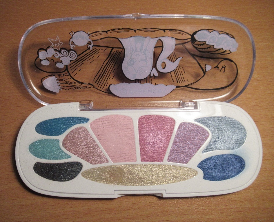 essence - mermaid eyeshadow box - 03 - my shell is my castle open 4
