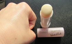 balea lippen pflege review pearly vanilla lip balm lip balsam dm drogerie markt sparcle